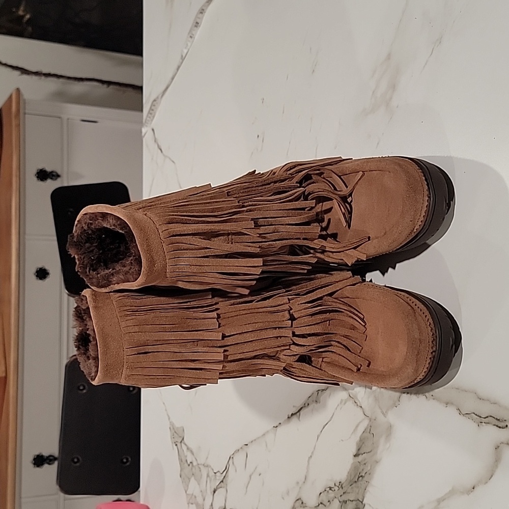Manitobah Mukluks
